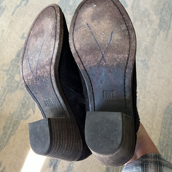 FRYE BLACK SUEDE LEATHER  'ALTON' CHELSEA ANKLE BOOTIES SIZE 7.5B - Picture 6 of 10